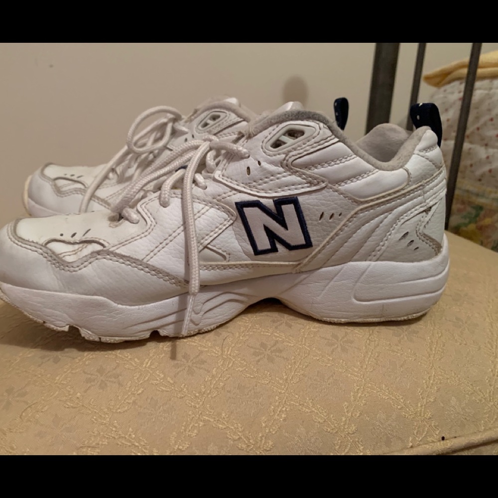 Ladies Nike Sneakers New Balance 608